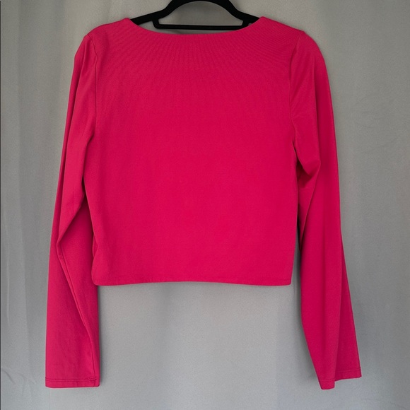 Aritzia Babaton Fuchsia Long Sleeve Contour Scoopneck Crop Top Size XL - Picture 3 of 8
